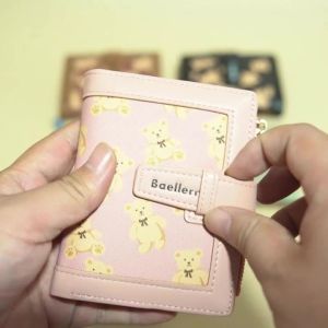 Ví Nữ Baellerry Chất Liệu PU In Hình Gấu Dễ Thương Thiết Kế Gấp Có Khóa Cài 6 Ngăn Đựng Thẻ Cửa Sổ Đựng Chứng Minh Thư Và Ngăn Đựng Tiền Xu Có Khóa Kéo Bên Hông Phụ Kiện Thời Trang Dành Cho Các Cô Gái.