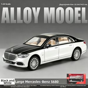 Realistic Model Car 1:24 Scale