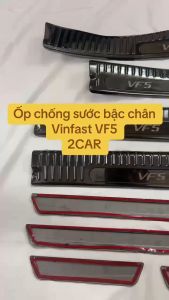 Ốp bậc cửa nẹp bước chân trong ngoài xe Vinfast Vf5 2024 chất liệu Titan cao cấpchống trầy xước bảo vệ xe hiệu quả