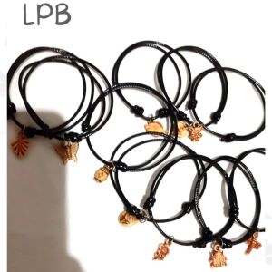 Gelang Tangan Liontin Coklat Random