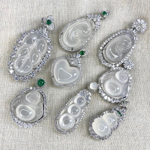 จี้หยกชนิดน้ำแข็งธรรมชาติสำหรับผู้หญิงหยกสีมรกตฝังพลอยสีเงินสร้อยคออาเกตน้ำแข็งสูงเครื่องประดับแบบห้อย