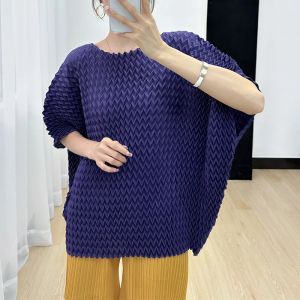 Miyake Pleated T-shirt Womens 2024 Summer New Fashion Casual Loose Versatile Bat Sleeve Round Neck Pleated Top