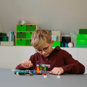 LEGO Minecraft 21274 The Warden Encounter (238 Pieces)