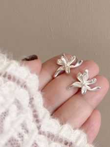 Elegant Matte French Vintage Mosquito Coil Dish Flower Stud Earrings Alloy Plated Silver Gold Plant Floral Women Fashion Jewelry