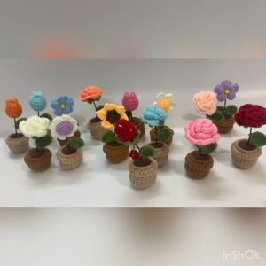 Chậu hoa mini bằng len nhiều màu có sẵn
