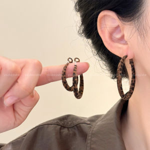 Stylish Retro Hong Kong Style Leopard Print Large Hoop Earrings Women High Fashion Sensation Fashionable Bare Hoop Earrings