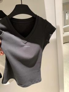 Áo Thun Nữ Tay Ngắn Ôm Vừa Vặn Cổ Chữ V Màu Đen Và Xám Mùa Hè Tay Lửng Thon Gọn Cổ Điển Phong Cách Đường Phố