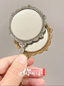 Mini Portable Makeup Mirror Cute Personalized Compact Beauty Mirror Fashionable Bé Gáis Handheld Mirror Silver Frame Metal Handle