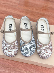 รองเท้าผ้าใบสไตล์ปักกิ่งสำหรับผู้หญิง ทรงหัวมน พื้นยางนุ่ม ส้นแบน รองเท้าลำลอง รองเท้าสวมสบาย รองเท้าแฟชั่นฤดูใบไม้ผลิ 2025