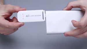 Modem Wifi 4G Wingle USB Mifi All Operator 150Mbps 4G Portable Mobile WiFi USB Mobile WiFi Modem Kecepatan Tinggi untuk PC Laptop Ponsel/Modem WIFI USB 4g All Operator LTE Modem USB Wireless LTE Modem Wifi 4G Wingle USB Mifi All Operator 500Mbps Pocket wifi Travel USB Mobile WIFI portable router 150 Mbps