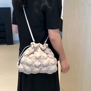 Puffy Bag Tas Serut Dumpling Cloud Bag Soft Tas Selempang Wanita Elegan Import