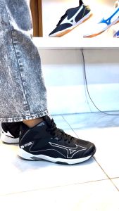 Sepatu Voli Mizuno Wave Lighting Z8 Sepatu / Volly Mizuno Pria Wanita Terbaru