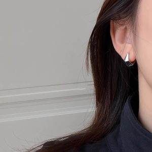 Elegant Asymmetrical Diamond Womens Earrings Simple French Style Fashion Small Design High-End Feelings Ear Jewelry