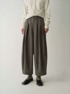 INSIS FEMME | Casual Wide Pants Rubber Waistband Double Pleats Cocoon Design Calf Length