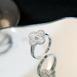 Kaivy High Version V Golden Mini Four Leaf Clover Six Petal Bracelet Full Diamond Ear Studs Champagne Gold Necklace Ring