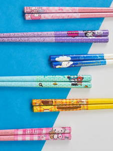 Bộ 2 Đôi Thìa Tre Hoạt Hình Hellokitty Dễ Thương Dùng Tại Nhà Thiết Kế Nhật Bản Dài 21cm Vật Liệu Tre Móng Vuông