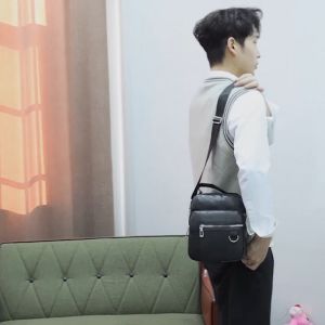 กระเป๋าสะพายข้างผู้ชายพรีเมี่ยม กระเป๋าสะพายทรงวินเทจ หนัง กระเป๋าสะพายข้างลำตัว กระเป๋าสะพายพาดลำตัว กระเป๋าสะพายธุรกิจหนัง บริษัทหรือสกุลเงิน