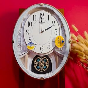 นาฬิกา RHYTHM แบบแขวน รูปทรงวงรี เสียงเพลงเมโลดี้ 30 เสียง และ 6 เสียงเพลงคริสต์มาส สีขาวทอง-4MJ438WR13