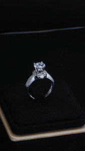 Nhẫn nữ Bạc 925 Xi Kim Moissanite Viên Chủ 6.3mm KNNU0010 Kim Luxury