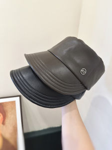 หมวกกันแดดทรงหน้าแบนแบบหนัง PU สำหรับผู้หญิง หมวกทรงสปอร์ตสไตล์ฮิปฮอป หมวกทรงกว้าง ปกป้องจากแสงแดด ฤดูใบไม้ร่วง 2024