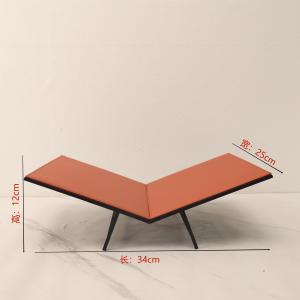 ชั้นหนังสือโลหะหรูหราแบบโมเดิร์นสำหรับห้องทำงาน ชั้นวางหนังสือตกแต่งสำหรับห้องนั่งเล่นและห้องประชุมในบ้าน ชั้นวางหนังสือแบบมีรูปแบบเรขาคณิต