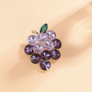 New Arrival Exquisite Fashion Grape Brooch Temperament Wild Creative Fruit Corsage Summer Fashion Tape Skirt Ornament