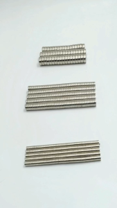 50pcs Magnet Neodymium Kecil Magnet Bulat Super Kuat Magnetic Buckle Aksesoris Kulkas Magnet N35 Tempelan Magnet Kulkas