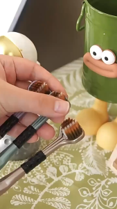 Bộ 4 Cây Bàn Chải Lông Mềm Đánh Răng Đa Chiều Màu Ngẫu Nhiên Bàn Chải Sạch Sâu Thiết Kế Đầu Nhỏ Dễ Làm Sạch Kẽ Răng