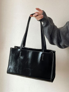 กระเป๋าถือผู้หญิงทรงสี่เหลี่ยมใหญ่ความจุขนาดใหญ่ กระเป๋าสะพายไหล่แบบลำลอง กระเป๋าถือ PU วัสดุสไตล์เกาหลี