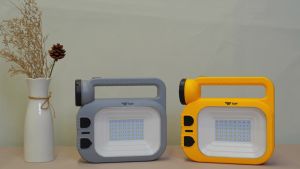 Senter LED Super Terang Portable Lampu Tenaga Surya Outside Solar Emergency Light 100W Multifungsi Power Bank 6000mah | Senter LED Tenaga Surya 6 Mode Cahaya Super Terang Anti Air IP67 Hemat Daya Tahan Lama