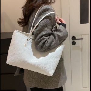 Large capacity diamond grid pattern casual new 2024 simple and stylish tote handbag underarm single shoulder large womens bag