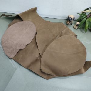 เศษหนังแท้- นูบัค (ราคา กก.ละ 120 บาท) : ผิวเรียบ /หนา 1.4-2.0มม./หนังกึ่ง-มีทรง /ขนาด:ใหญ่กว่าฝ่ามือขึ้นไป2ฝ่ามือเกือบๆA4