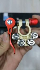 (Dikirim Dari Jakarta) Kepala Aki Klem Aki Terminal Accu Mobil Bahan Tembaga Murni Tutup 2pcs Quick Release Terminal Aki Mobil Multi Kuningan Bahan Klem Accu 12V 24V Lepas Putuskan Konektor Penutup Kabel Kawat Penjepit