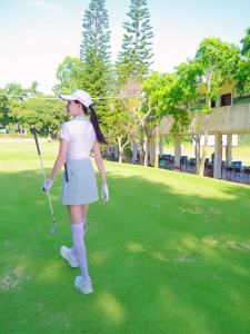TTYGJ | Touch Screen Compatible Breathable Anti-slip Golf Glove 1 pair