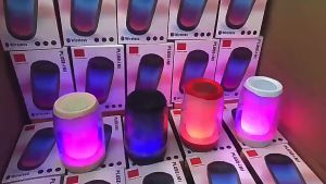 Fiata new pulseting PLUSE4 full-screen colorful light / wireless Bluetooth speaker RGB colorful luminous mini speaker