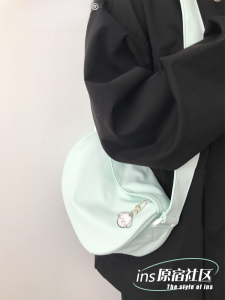 2023 New Crossbody Bag for Women Casual Nylon Cloth Zipper Opening Pure Color Style Versatile Japanese and South Korean Design Shoulder Bag