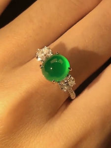 High-End Simulated Agate Ring for Women Elegant Green Egg Face Design Fully Diamond Encrusted Luxury Ring round Shape Adjustable