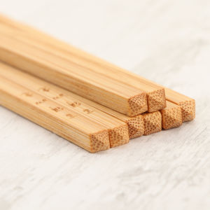 ชุดไม้กินข้าวแบบจีนโบราณ 10 คู่ ไม้ไผ่ธรรมชาติ ไม้ไผ่เฉิงซื่อ หัวเหลี่ยม ไม่มีการตกแต่ง ใช้ในครัวเรือน