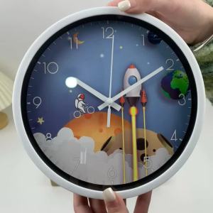 Đồng Hồ Treo Tường Hoạt Hình Phi Hành Gia 8 Inch Dành Cho Trẻ Em Máy Chạy Bằng Thạch Anh Không Tiếng Ồn Trang Trí Nhà Cửa Phòng Khách Phòng Ngủ Phòng Học Phòng Tắm