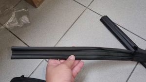 J05S08 DOOR GLASS RUN CHANNEL HINO DUTRO 300 WU710 WU720 XZU720 XZC730 68141-37060 68151-37060