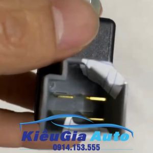 Công tắc chân phanh Kia Sorento 2008-2009 Chính hãng