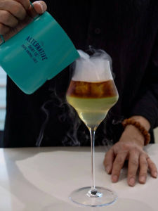 Cloud Series Creative Glass Champagne Cocktail Cup Special Coffee Drink High Footed Wine Glass Bar Vintage Style Handmade