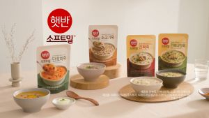CJ Hatban Softmeal Rice Porridge with Chicken & Mung beans bibigo Porridge Korean Soup
