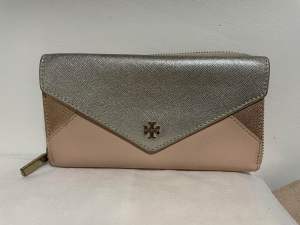 Preloved Authentic long wallet