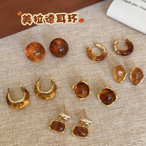 Retro Hong Kong Style Amber Colored Womens Earrings Luxury Sensation Small Design New 2025 Fashion Jewelry Accessories