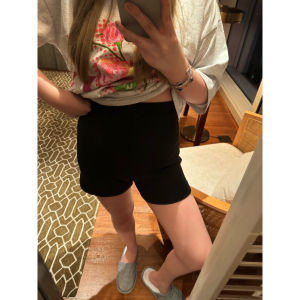 กางเกงขาสั้นสีดำเอวสูงลำลองสำหรับผู้หญิง กางเกงวอร์มปั่นจักรยาน กางเกงขายาวทรงหลวม กางเกงขายาวทรงหลวม ฤดูใบไม้ผลิและฤดูร้อน