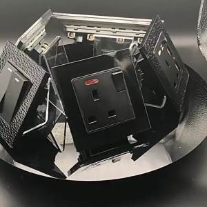 High Quality Wall Light Switch Glass Black UK EU Wall Socket Type-C Usb 1Gang 2Gang 3Gang Switch TypeC18W Fast Charging Socket