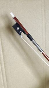 High Quality silver Mounted Natural Horsehair Professional Fiddle Bow Pernambuco Violin Bow 4/4