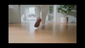 MR. MUSCLE ALL PURPOSE CLEANER FLORAL PERFECTION CLEANS AND FRESHENS FLOORS