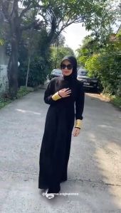 Hermosa - Gamis Syari Hitam Jetblack Lengan Gold Umbrella 4m